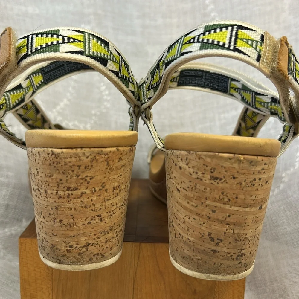 Teva almost NEW cork leather comfortable wedge sandal